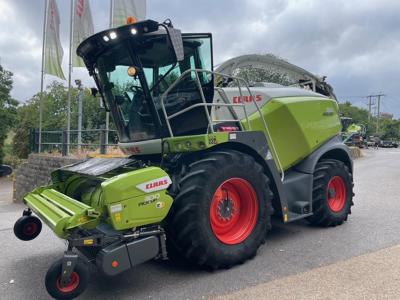 Claas other for sale in Luton, Bedfordshire — photo 2