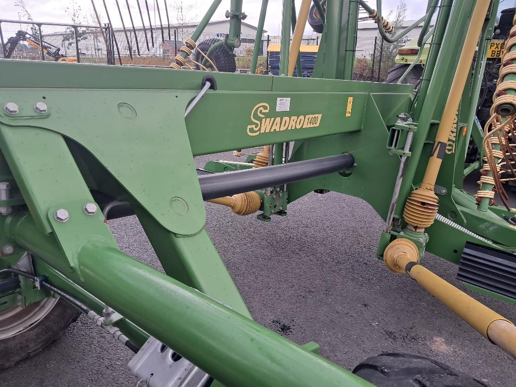 b4c056e2-c6b2-462c-8606-463ce8efd37b