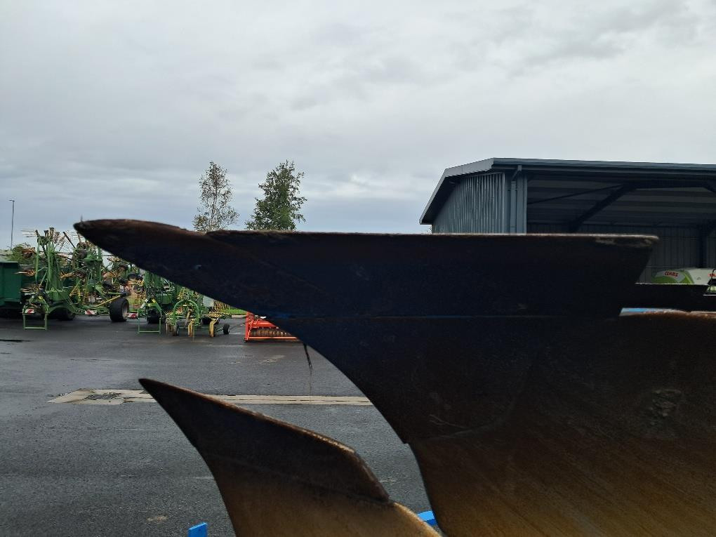 709dc352-a057-45fc-b380-75e5930876af