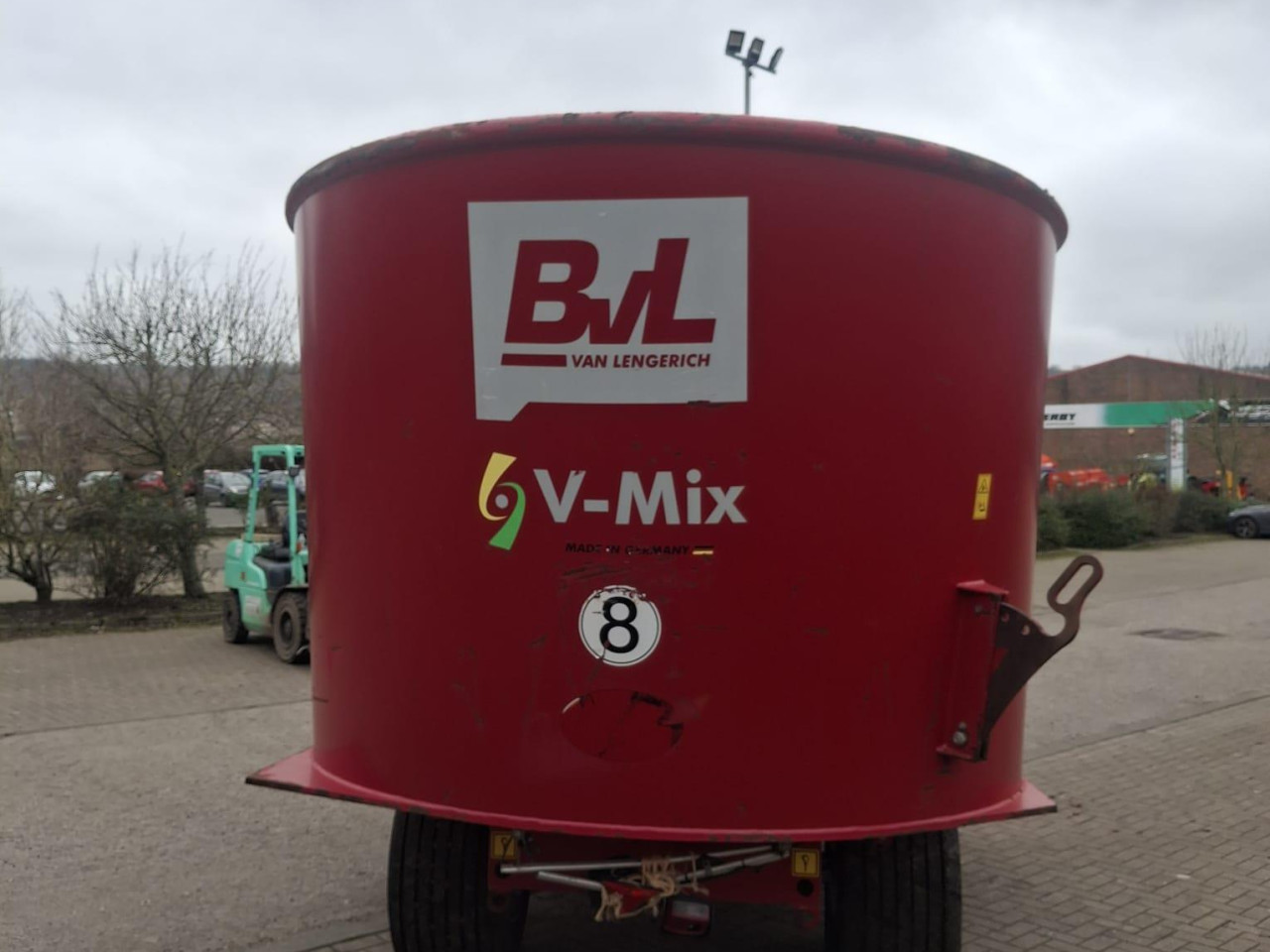 9b986012-e1f4-4c48-9567-2050a3fc5900