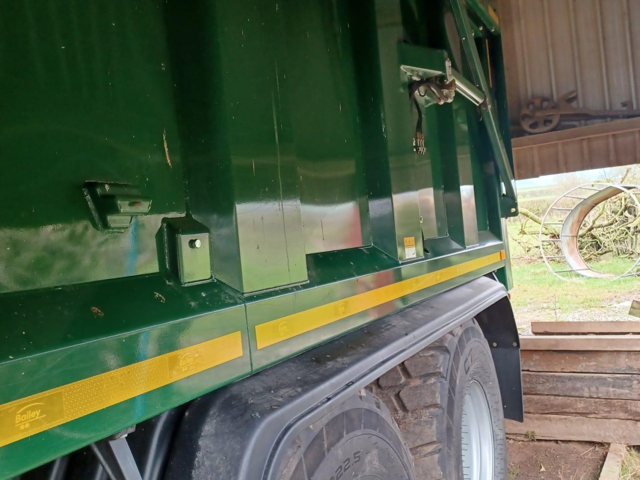 895968b9-3b0c-47d1-a023-77805c8abd3e