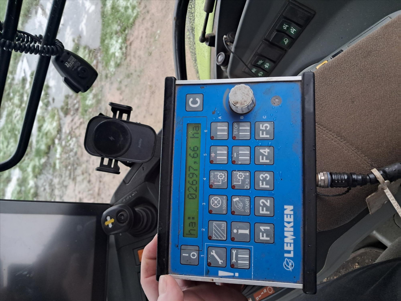 4922ff59-7b76-41a6-827f-e7835bc47c17