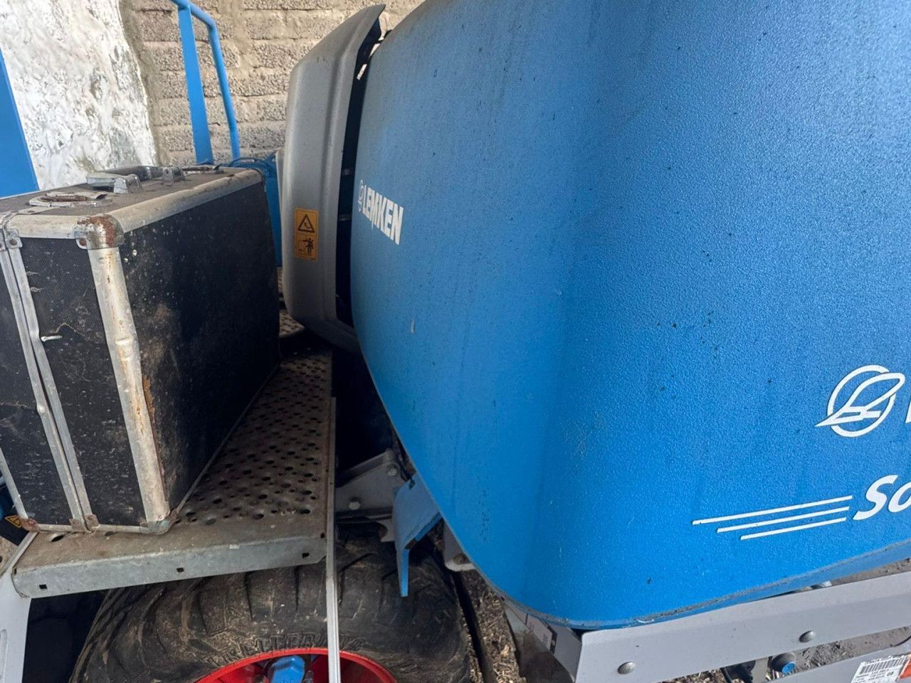 7027d438-c7c7-4f6a-8fcb-9586b7531f89