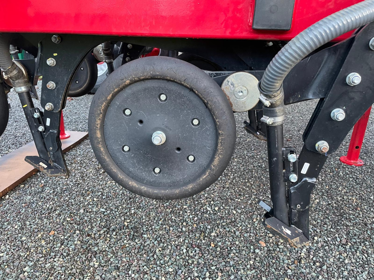 5b41640b-298e-4efc-85b6-b02338968ec2