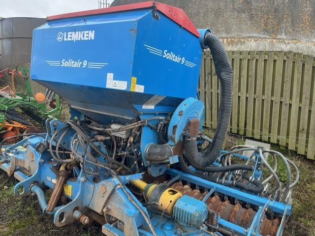 88e7d81f-8b81-4185-9de2-95f15c825f3e