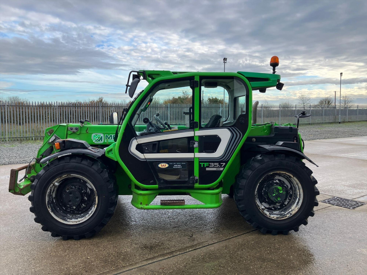 b6e0d0e0-2c3e-4432-a475-fe0f78caae42