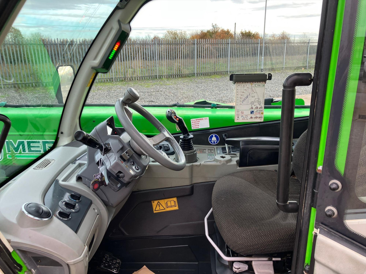 c8ec5870-ad00-42d9-97f5-3d7af10b38ff