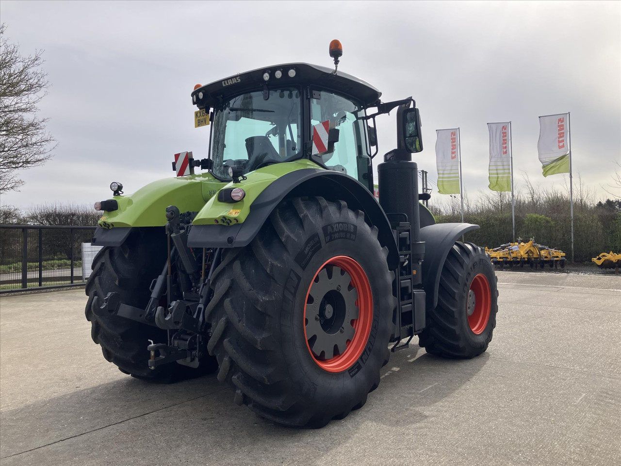 67cb1076-e1c7-4142-95f3-acfaa306c38a