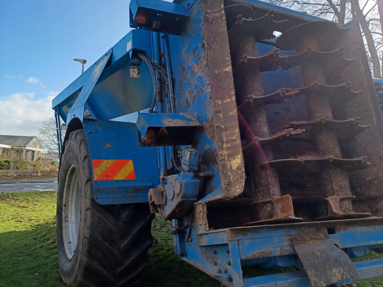 dcac2627-df53-438e-963d-052a0c46c74a