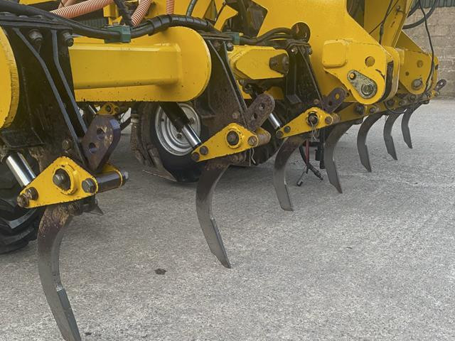 b6729624-2d6c-4d45-996c-e21f4c32ee58