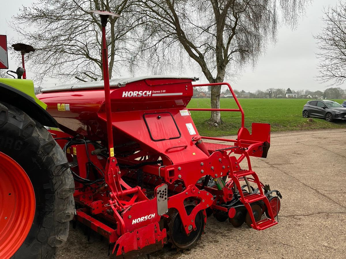 e90bbb34-bb8f-4fbf-bb70-0e6ad4152055