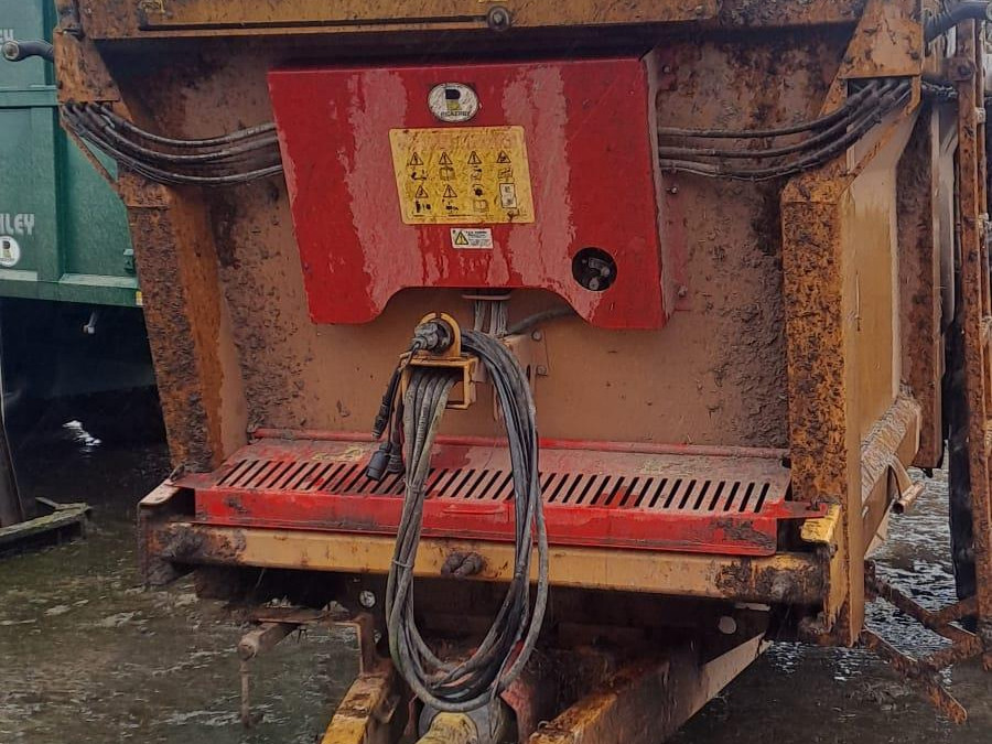 c7400b13-633c-4a92-9f27-8699021dc835