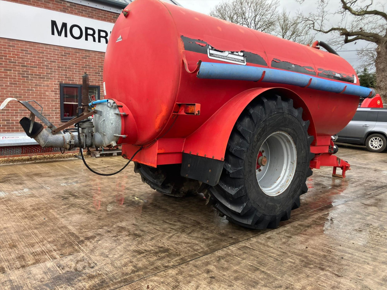 b8d8e001-d95a-412d-8380-b9df9854ecff