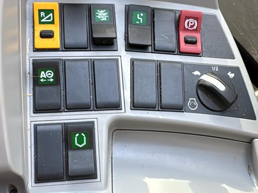 54dd8deb-7147-472e-b27f-d20e0b2e8251