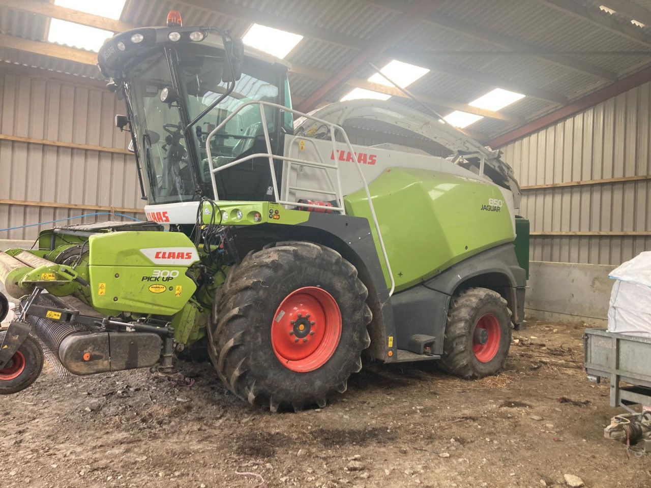 23e70e5f-b9e4-4975-bf07-080bf520cb2a