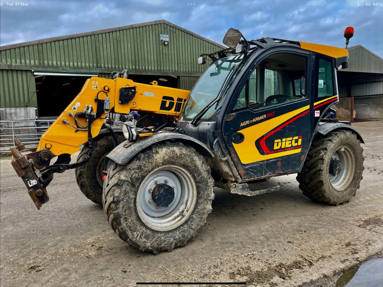 33ca8b17-986f-4a9b-a869-def5421d973a