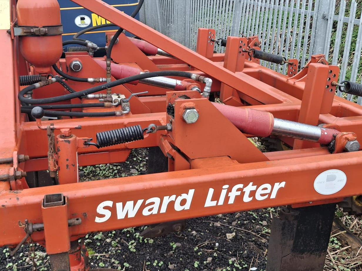 8855aead-b804-46d9-8c57-7bd16bb2011a