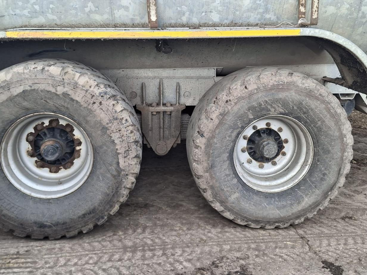 2aed7fb4-651c-451b-baf7-780c561ba279