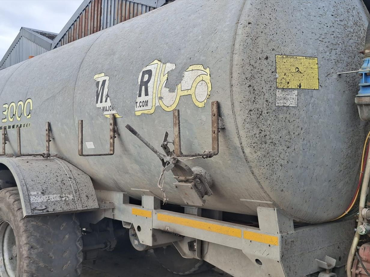 1d4d8182-5587-4ed7-a482-a1572a1b6cbb