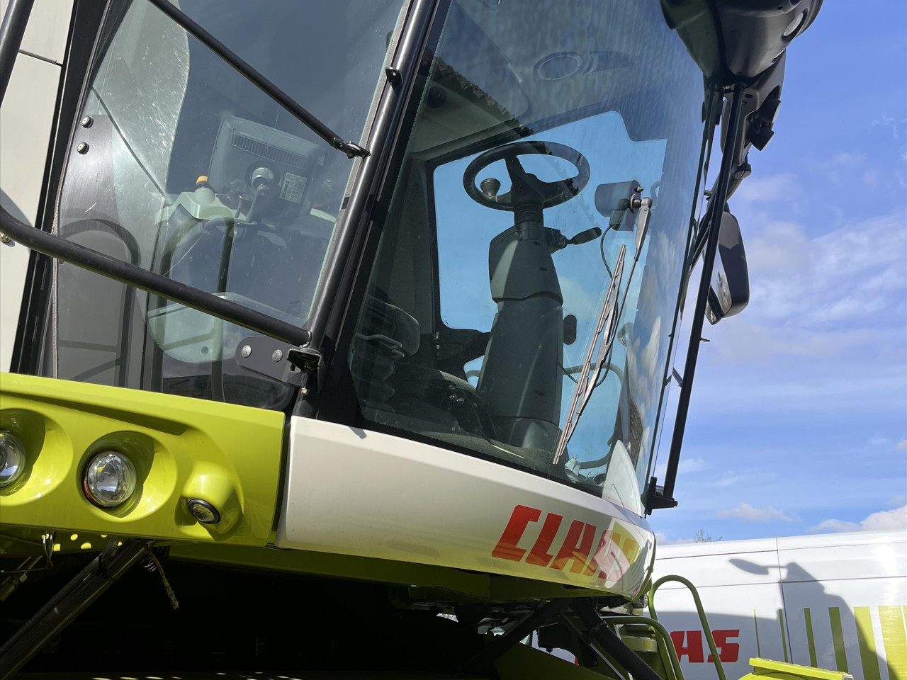 eb79eb51-a5f3-4f6f-9023-9d122ca7b6fa