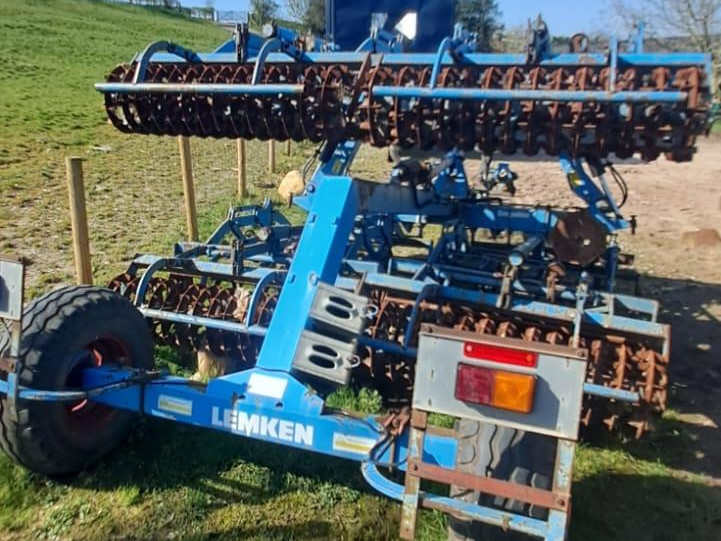 9fb8f430-ce95-4a9a-bee0-8382823f66ba