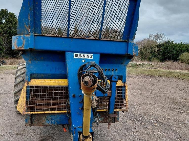 7f7a34ff-6926-4270-82d2-dbb92faee362