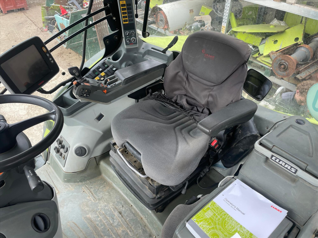 Claas tractor for sale in Luton, Bedfordshire — photo 9