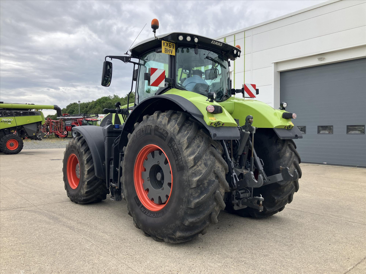 f3606fb9-56e6-478d-9e43-95910aab5de9