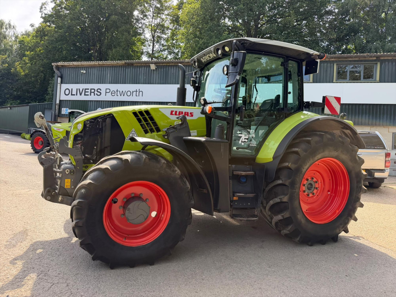 Claas tractor for sale in Luton, Bedfordshire — photo 2