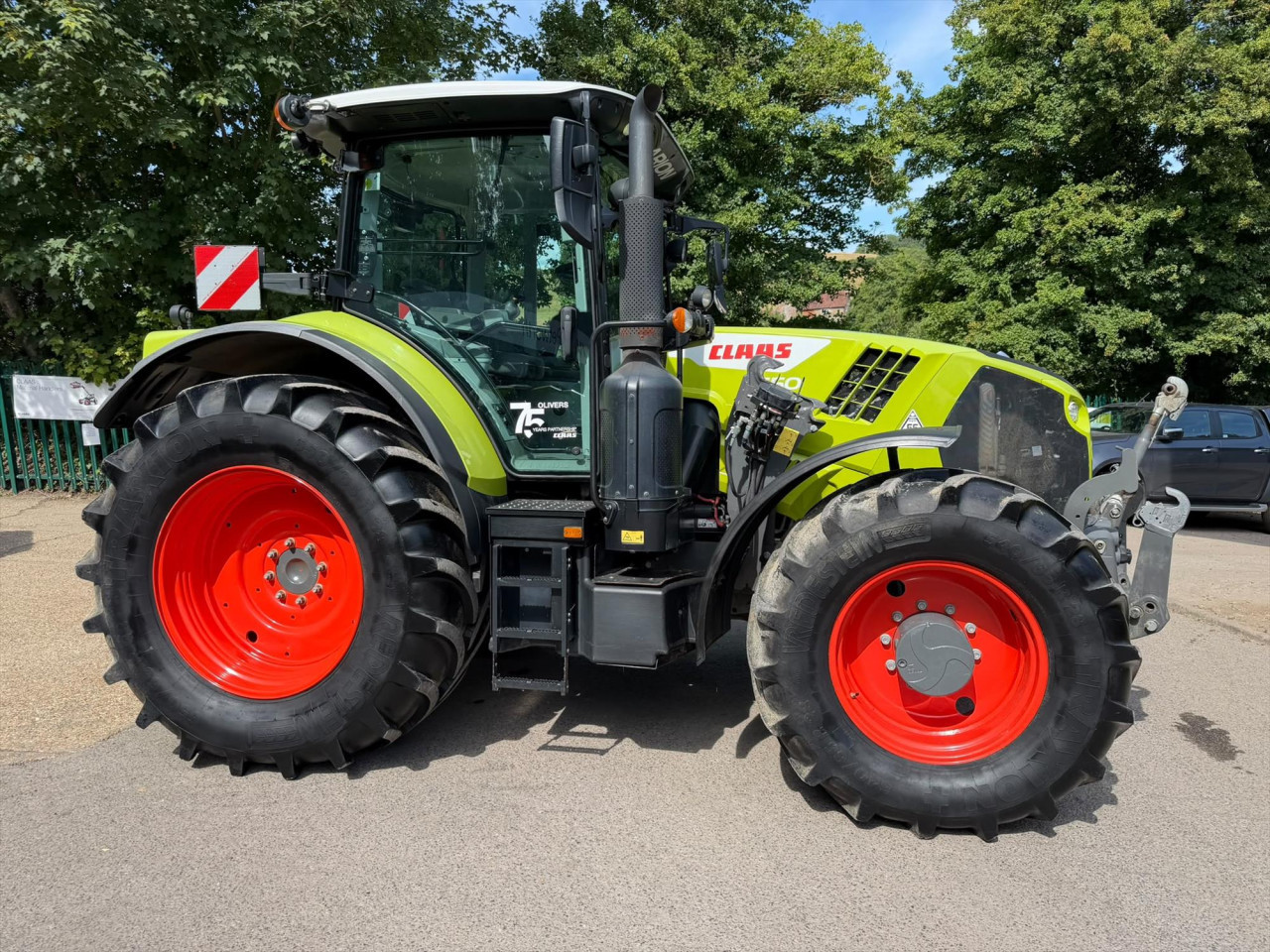 Claas tractor for sale in Luton, Bedfordshire — photo 5