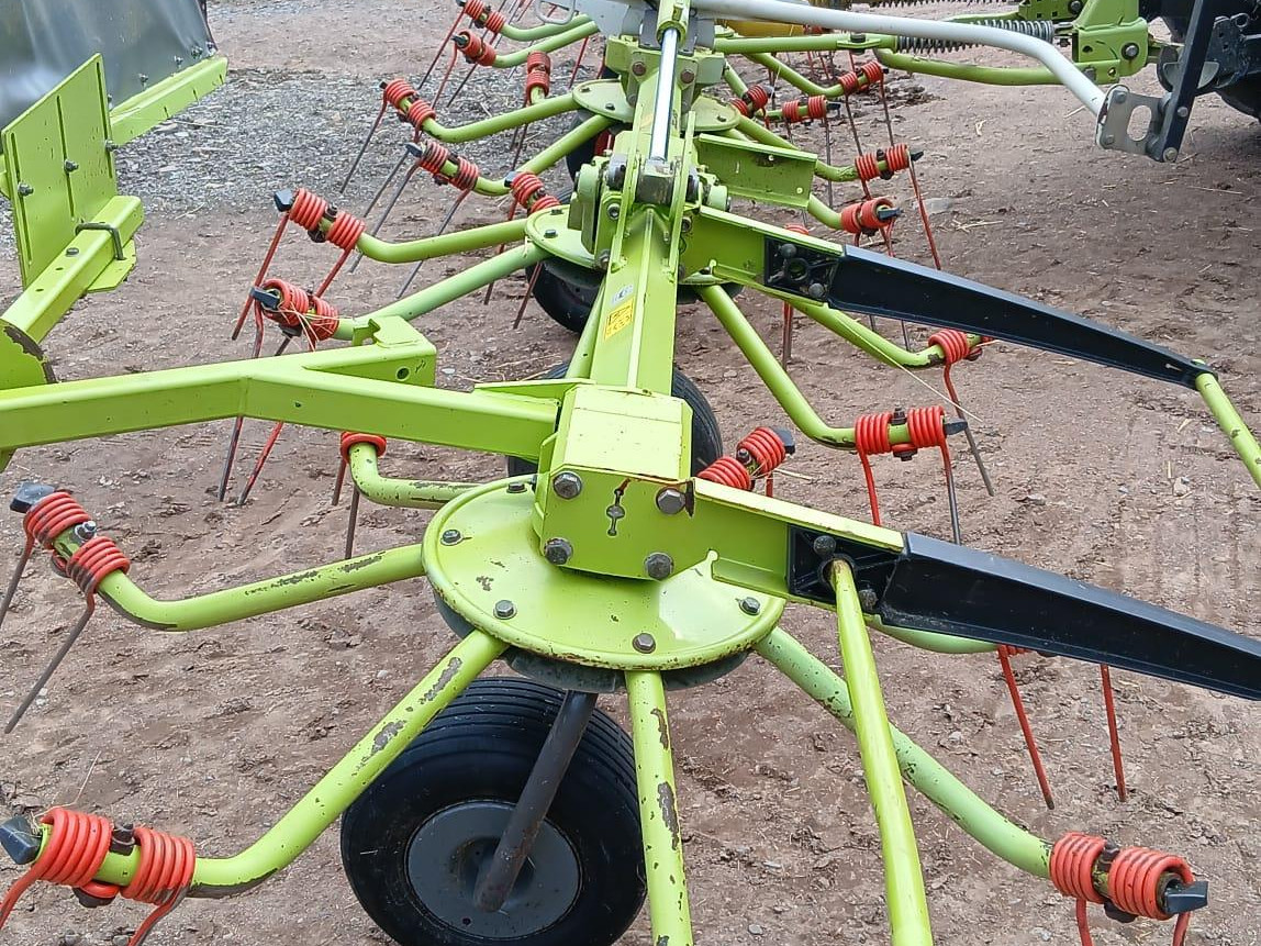 CLAAS VOLTO 800 for sale in Luton, Bedfordshire
