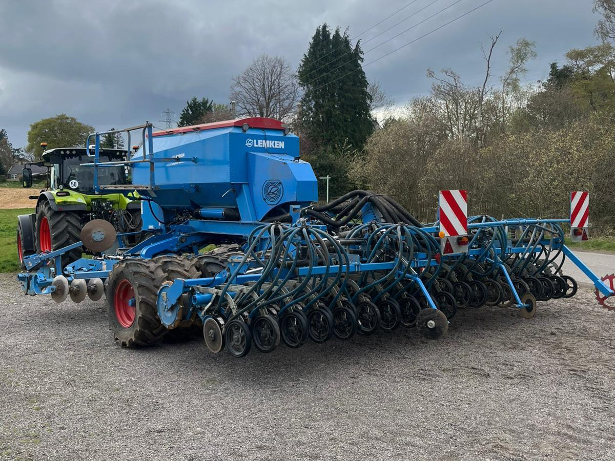 e7d99db9-3db1-44b1-bdbf-13867e1a80ba
