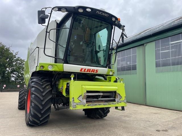 Claas combine for sale in Luton, Bedfordshire — photo 9