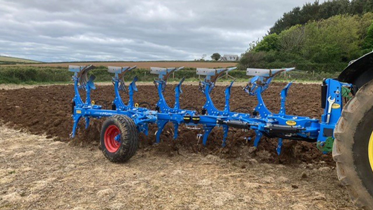 Lemken VariOpal 6 plough delivered and installed in south-east Cornwall