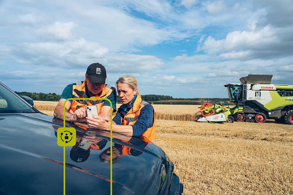 Image 3 showing CLAAS connect in use